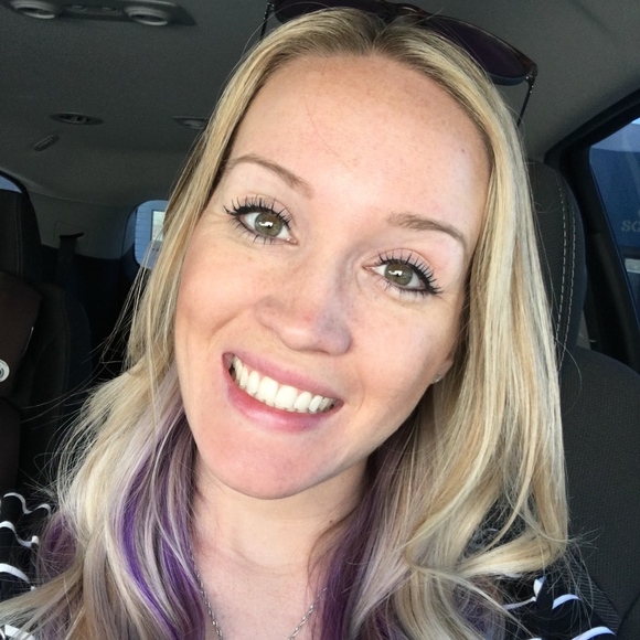 Meet your Posher, Brittoni - Picture 1 of 1